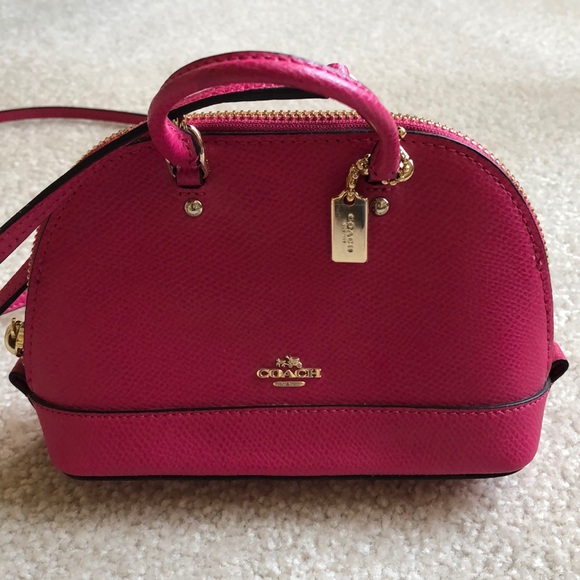 Handbags - Small Coach Purse